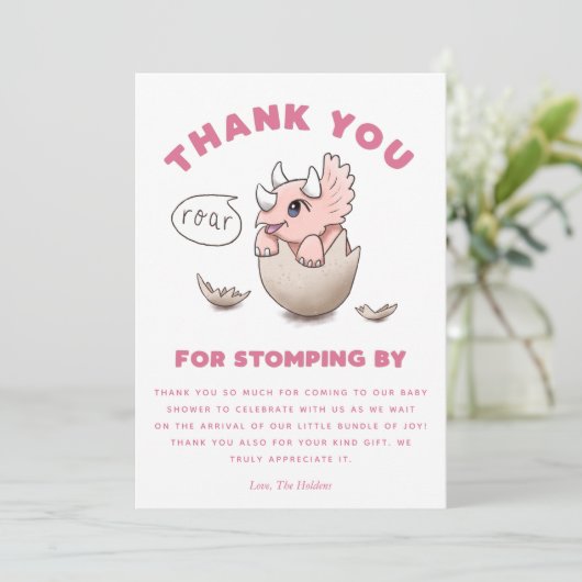 Schattige Roze Dinosaurus Baby shower Triceratops Bedankkaart (Staand voorkant)