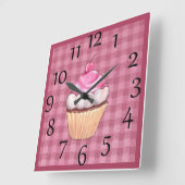Schattige roze Gingham Cupcake-wandklok Vierkante Klok (Hoek)