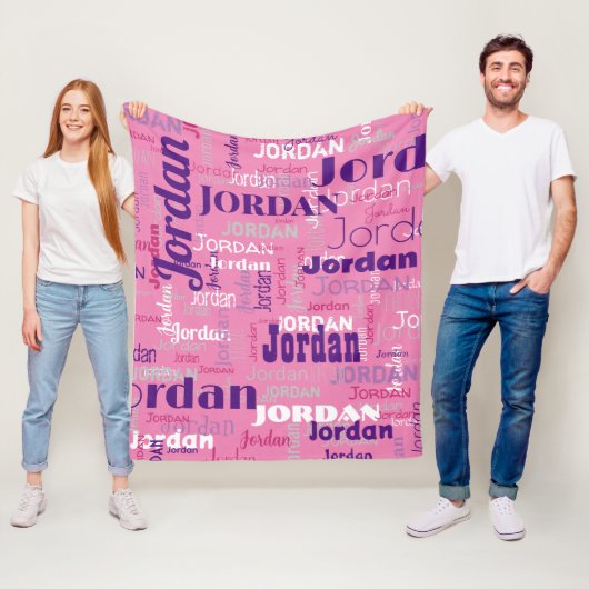 Schattige Roze Herhalende Naam Patroon Modern Fleece Deken (In situ)