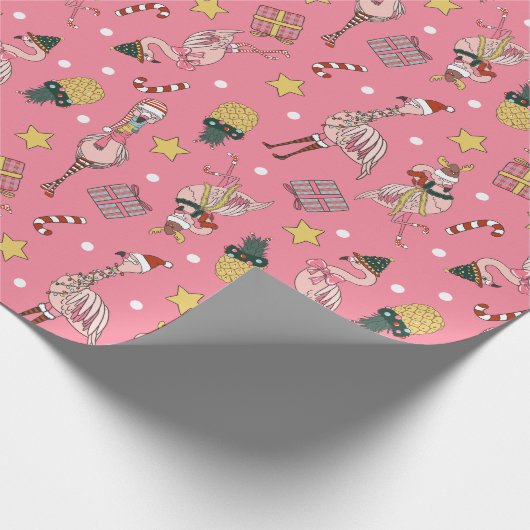 Schattige roze kerstflamingo en ananaspatroon cadeaupapier (Hoek)