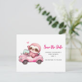 Schattige Roze luiaard Rijden een auto Save the Da Uitnodiging Briefkaart (Staand voorkant)