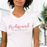 Schattige Roze Strand Bachelorette Bruidsmeisje T-shirt<br><div class="desc">Schattige Roze Script Beach Bachelorette Bruidsmeisje T-Shirt. Een coole waterverf kust-, nautische of strand thema met tinten van roze en blauwgroen, het zetten van de sfeer voor een strand ontsnapping met de bruid en haar besties. Van uitstapjes naar Florida, The Hamptons, Californië, of zelfs iets meer internationaal zoals Mexico, Hawaï...</div>