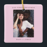 Schattige  Roze | Vrolijk en getrouwd Foto Keramisch Ornament<br><div class="desc">Minimalistische Typewriter Schattige  roze | Vrolijk en Getrouwd Foto Keramisch Ornament</div>