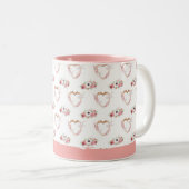 Schattige Roze Wit Bloemen Hart Patroon Verjaardag Tweekleurige Koffiemok (Voorkant rechts)