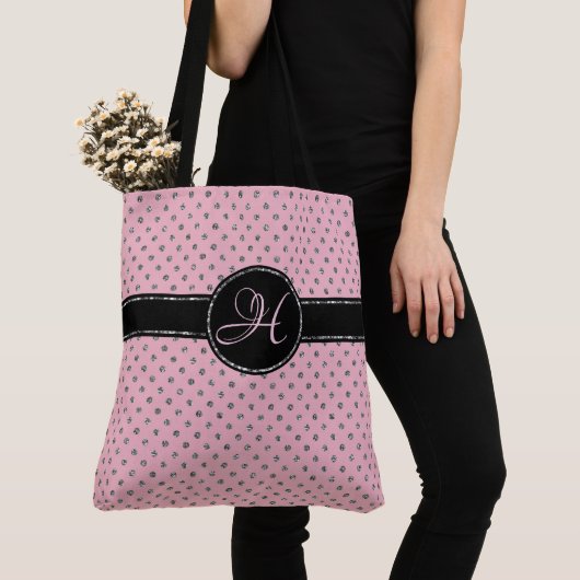 Schattige Roze Zilveren Glitter Polka Dot Monogram Tote Bag (Dichtbij)