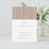 schattige rustieke string lichten bruiloft RSVP ka Kaartje (Staand voorkant)
