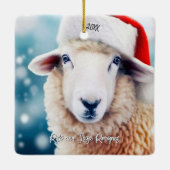 Schattige Schaap Dragen Santa Hat Christmas Keramisch Ornament (Achterkant)
