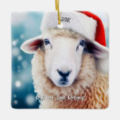 Schattige Schaap Dragen Santa Hat Christmas Keramisch Ornament (Voorkant)