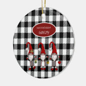 Schattige Schattigee Gnomen Buffalo Plaid Keramisch Ornament (Links)