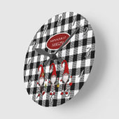 Schattige Schattigee Gnomen Buffalo Plaid Ronde Klok (Hoek)