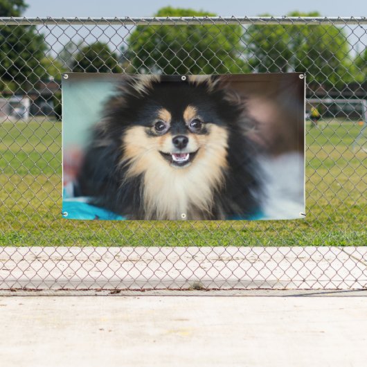 Schattige Schattigee Hond Uitziende Outdoor Crafts Spandoek (Insitu)