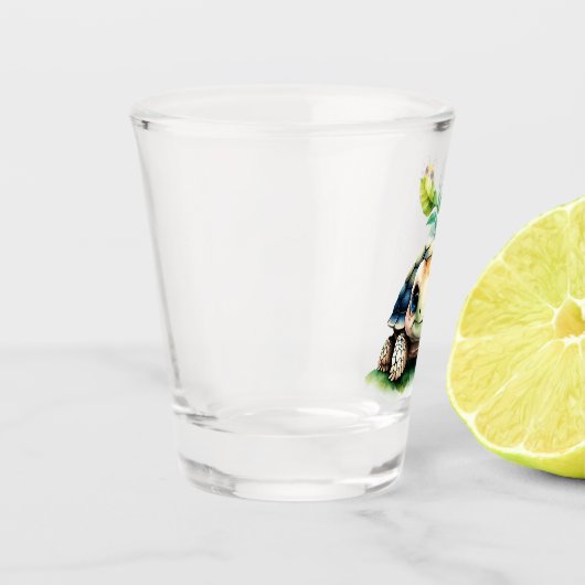 Schattige schildpad en bij shot glas (Links)
