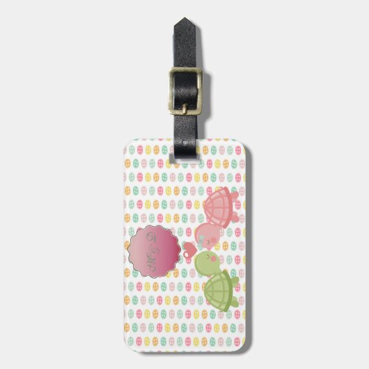 Schattige schildpadden in liefde voor kleurrijke B Bagagelabel (Voorkant verticaal)