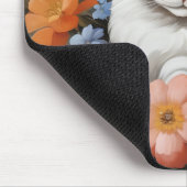 Schattige schildpadkat en bloemen muismat (Hoek)