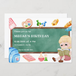 Schattige schoolmeisje schoolbordverjaardag kaart