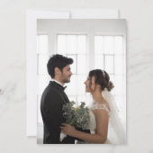 Schattige Script Elegante foto overlay wit bruilof Kaart (Achterkant)