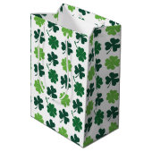 Schattige shamrocks en vierbladige klavers medium cadeauzakje (Achterkant Gekanteld)