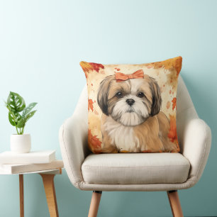 SCHATTIGE SHIH TZU-HOND MET HERFSTBLADEREN KUSSEN