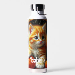 Schattige Sinaasappel en witte kitten spelen in ga Waterfles