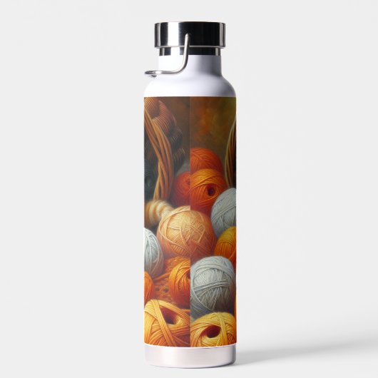 Schattige Sinaasappel en witte kitten spelen in ga Waterfles (Rechts)