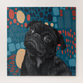 Schattige Sitting Black Pug Dog op Blauw Abstract Legpuzzel (Verticaal)