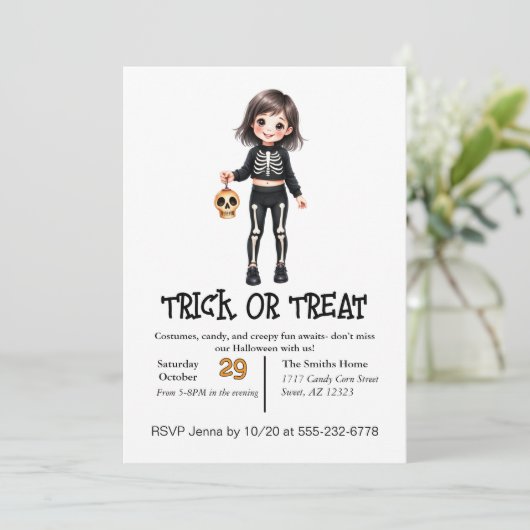 Schattige Skeleton Kind op Halloween in kostuum Kaart (Staand voorkant)