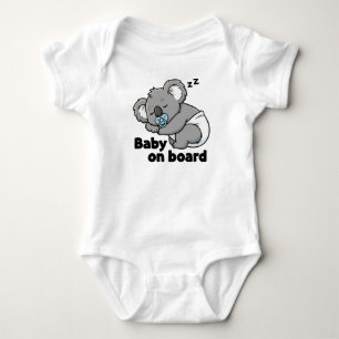 Schattige Slaande Baby Koala Beer   Baby op Boord  Romper