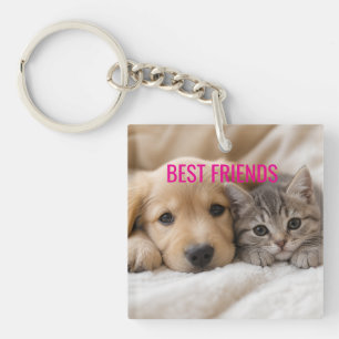 Schattige Slapende Puppy en Kitten Knuffelen Sleutelhanger