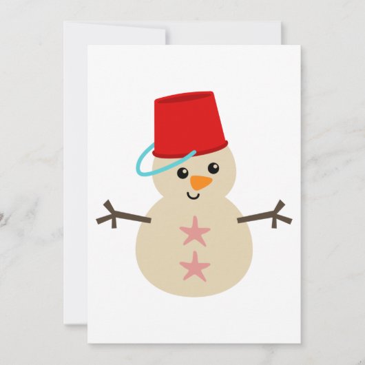 Schattige sneeuwman gemaakt van zand met emmer als feestdagenkaart (Voorkant)