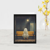 Schattige spook wachten zittend op stoel hallow Kaart (Gele Bloem)