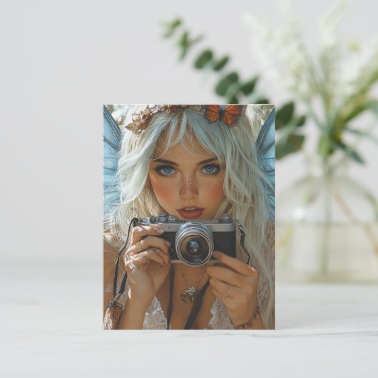 Schattige sproeten fee met een camera briefkaart (Staand voorkant)