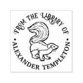 Schattige Stinkdier Omtrek Bibliotheek Boek Naam Zelfinktende Stempel (Design)