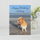 Schattige strand Corgi gepersonaliseerd Happy Birt Kaart (Staand voorkant)