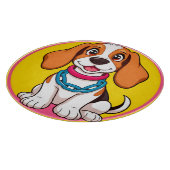 Schattige striphond glimlacht vrolijk snijplank (Hoek)