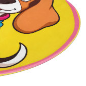 Schattige striphond glimlacht vrolijk snijplank (Hoek)