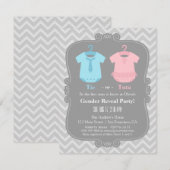 Schattige Stropdas of Tutu Gender Reveal Party Inv Kaart (Voorkant / Achterkant)