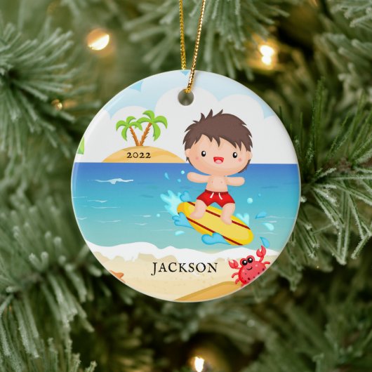 Schattige Surfer Jongen Persoonlijke Kerstmis Keramisch Ornament (Boom)