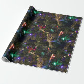 Schattige tabby kat in kerstboom cadeaupapier (Uitgerold)