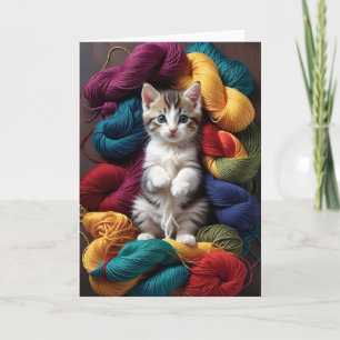 Schattige Tabby Kat Speelt in Rollen Yarn Blank Kaart