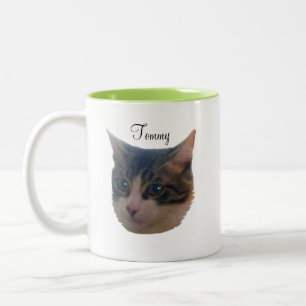Schattige tabby poes kat tweekleurige koffiemok