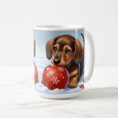 Schattige teckel puppy spelen met rode bal koffiemok (Voorkant rechts)