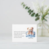 Schattige Teddybeer in blauw bed Baby Boek Aanvraa Informatiekaartje (Staand voorkant)