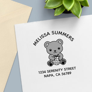 Schattige teddybeer met een bes arch adres zelfinktende stempel