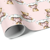 Schattige teddybeer op wolkje in roze pyjama cadeaupapier (Rol Hoek)