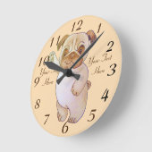 schattige tekentekening van de hond die met een br ronde klok (Hoek)