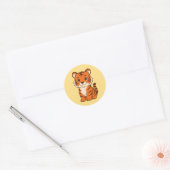 Schattige Tijgerwelp op Geel Ronde Sticker (Envelop)