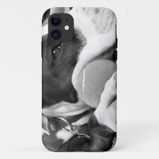 schattige trieste roofhond zwart wit met bal Case-Mate iPhone case (Achterkant)