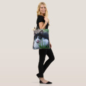 schattige tuxedo kitten tote bag (Op model)