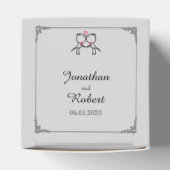 Schattige Twee Grooms Kussen Gay Wedding Favor Box Bedankdoosjes (Bovenkant)