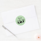 Schattige tweeling zwangerschapsaankondiging  ronde sticker (Envelop)